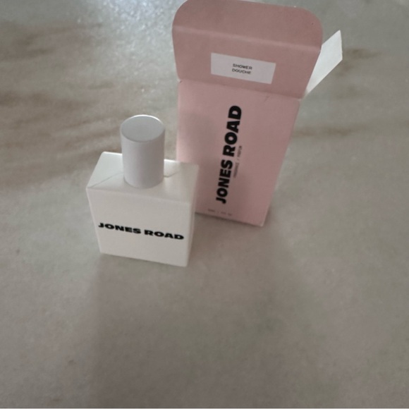 Jones Road Shower perfume - Picture 2 of 4